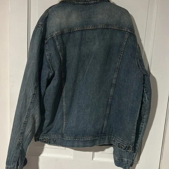 Old Navy Sherpa-Lined Non-Stretch Jean Jacket - Picture 3 of 3